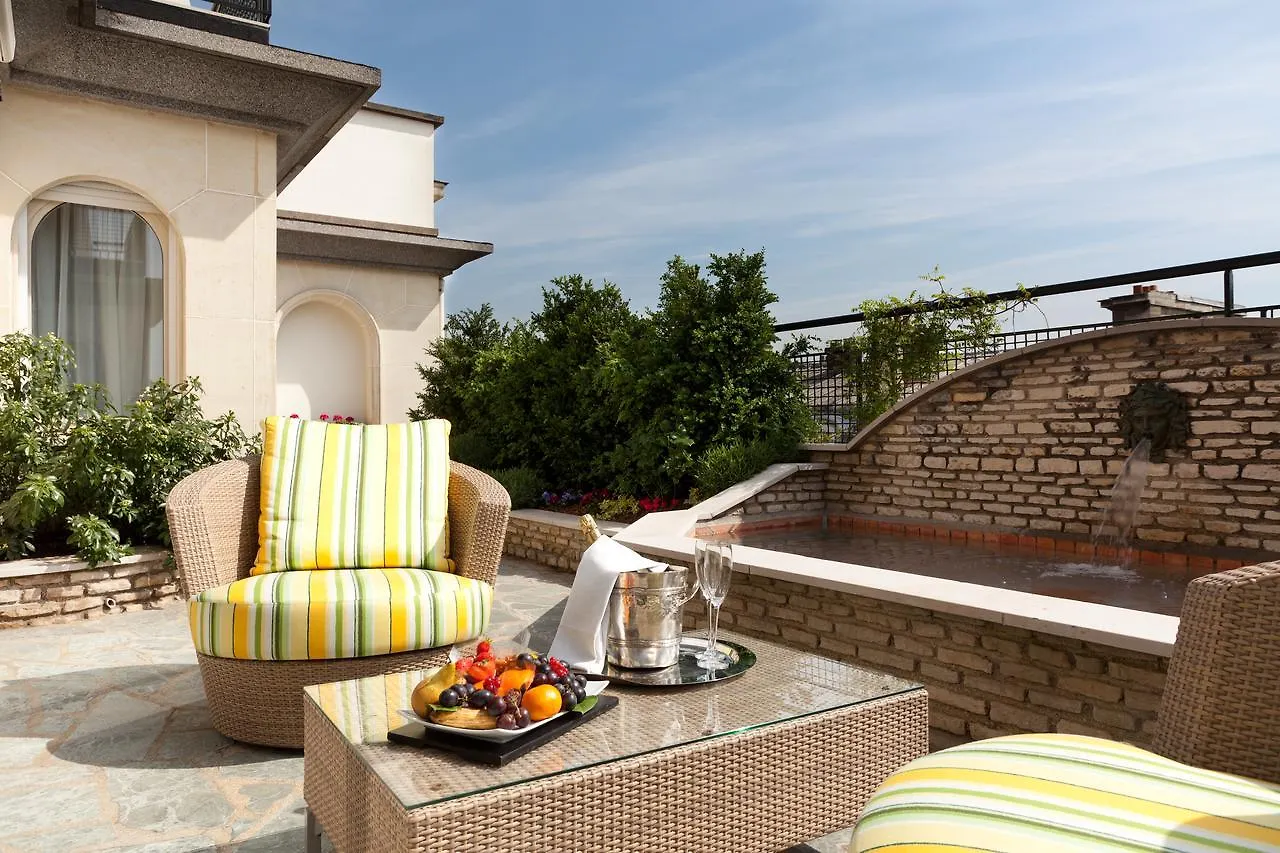 ***** Apart Otel Majestic Apartments Champs Elysees Paris Fransa